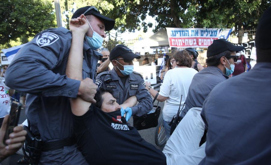 اعتقال مسؤول اسرائيلي شارك في تظاهرة ضد نتنياهو 