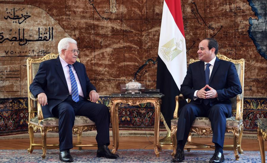 الرئيس يجتمع بنظيره المصري في القاهرة