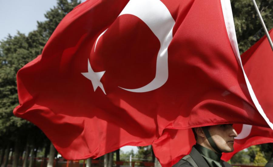فصل موظفيين في تركيا 