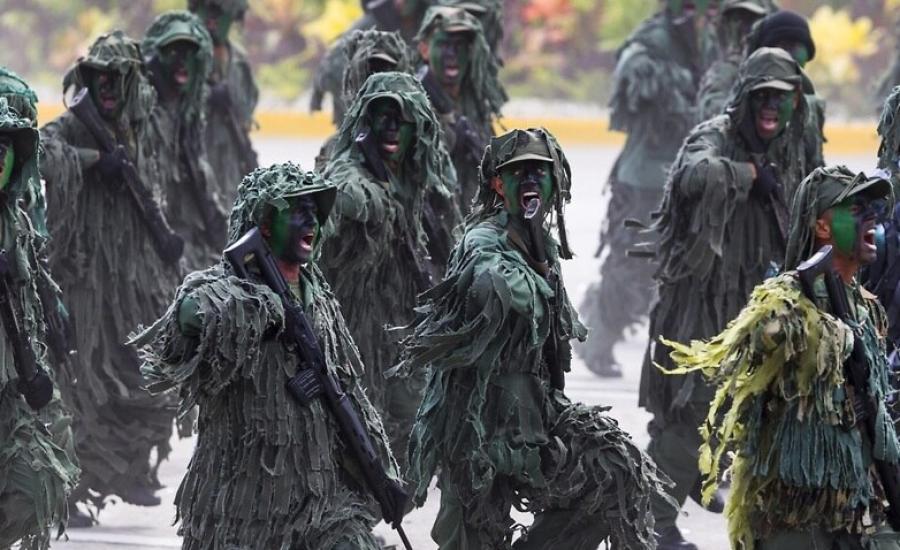 عرض عسكري في فنزويلا 