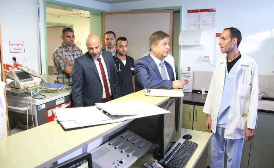 وزير الصحة يتعهد باتخاذ إجراءات إدارية لرفع مستوى الخدمات والنظافة في مجمع فلسطين الطبي