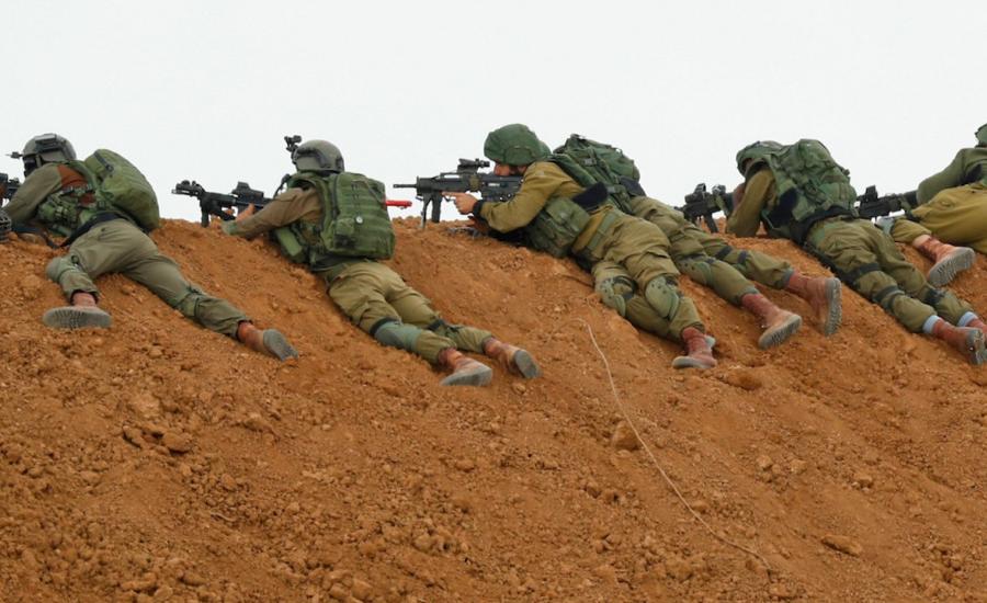 قناصة الجيش الاسرائيلي والمتظاهرين في غزة 