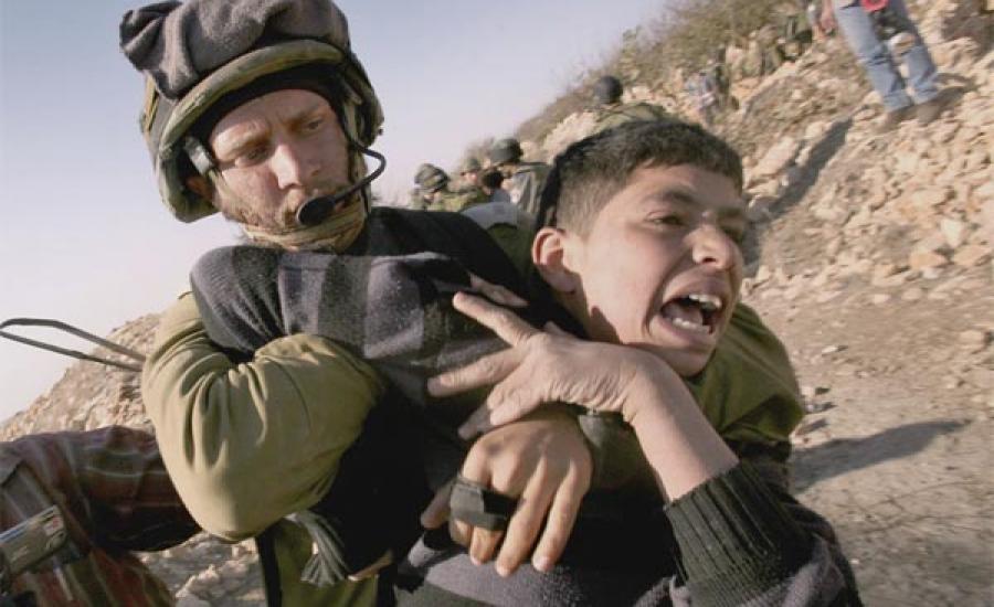 الاطفال الفلسطينيين تعرضوا للضرب من قبل الجيش الاسرائيلي 