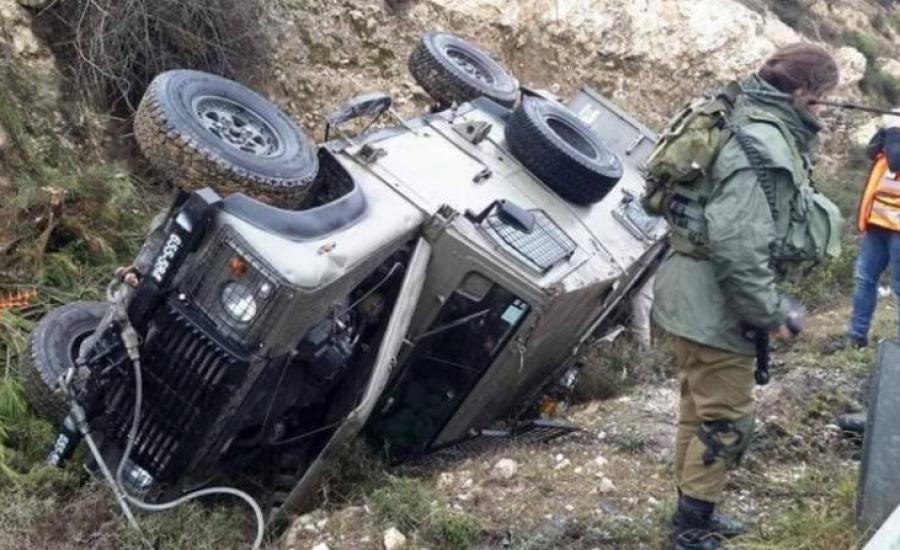 اصابة جنود اسرائيليين بانقلاب جيب عسكري 