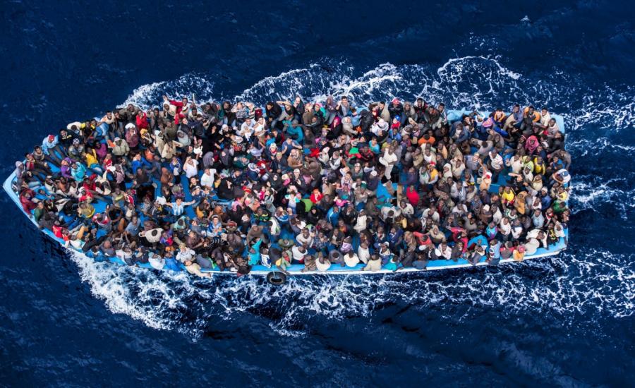 خفر السواحل الإيطالي ينتشل 700 مهاجر و23 جثة في البحر المتوسط