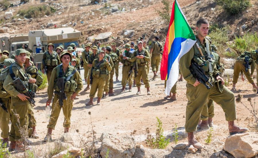 بالفيديو.. ضباط اسرائيليون ينهالون بالضرب والإهانات على جندي درزي