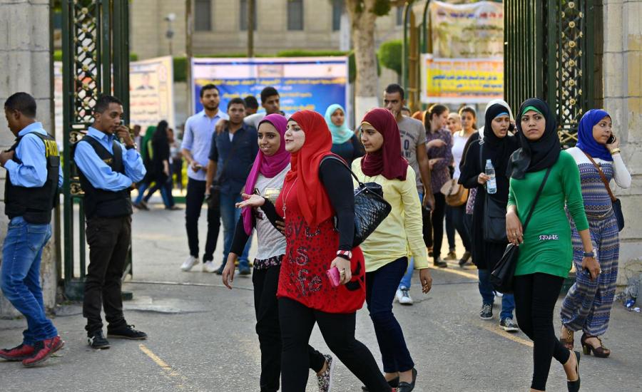 الموافقة على معاملة السوريين واليمنين معاملة المصريين