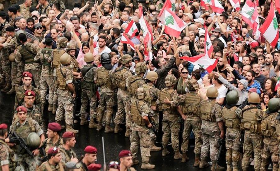 الجيش اللبناني والمتظاهرين 