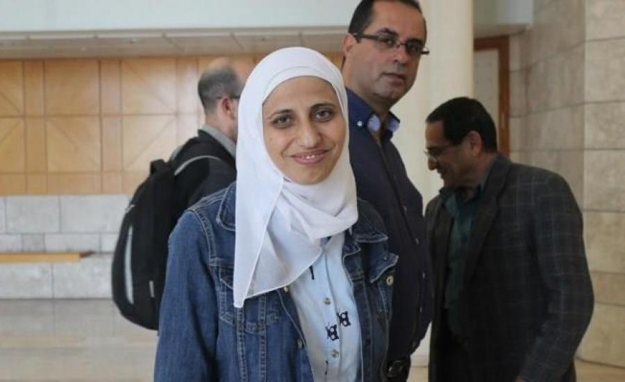 محكمة إسرائيلية تتهتم شاعرة فلسطينية بالتحريض ودعم "الإرهاب"