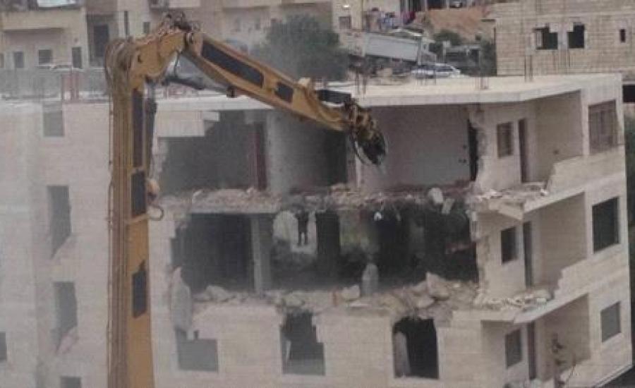 الاحتلال يهدم مبنى قيد الانشاء في القدس