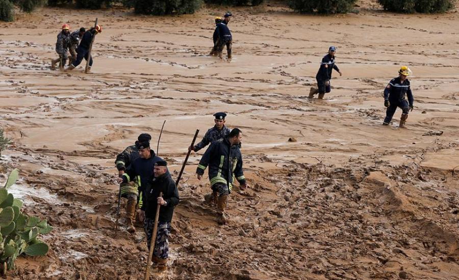 العثور على اسرائيليين فقدوا في سيول الاردن 