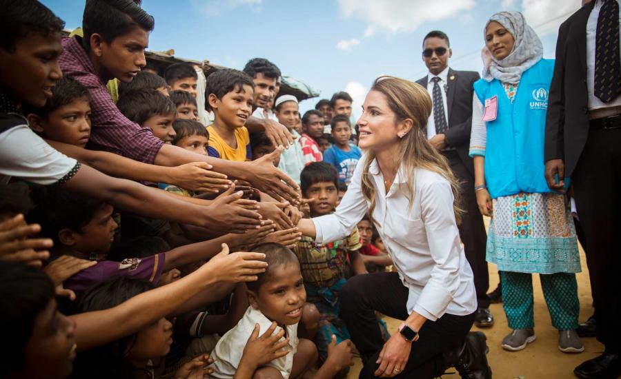 الملكة رانيا تزور مخيمات اللاجئيين الروهينغا 