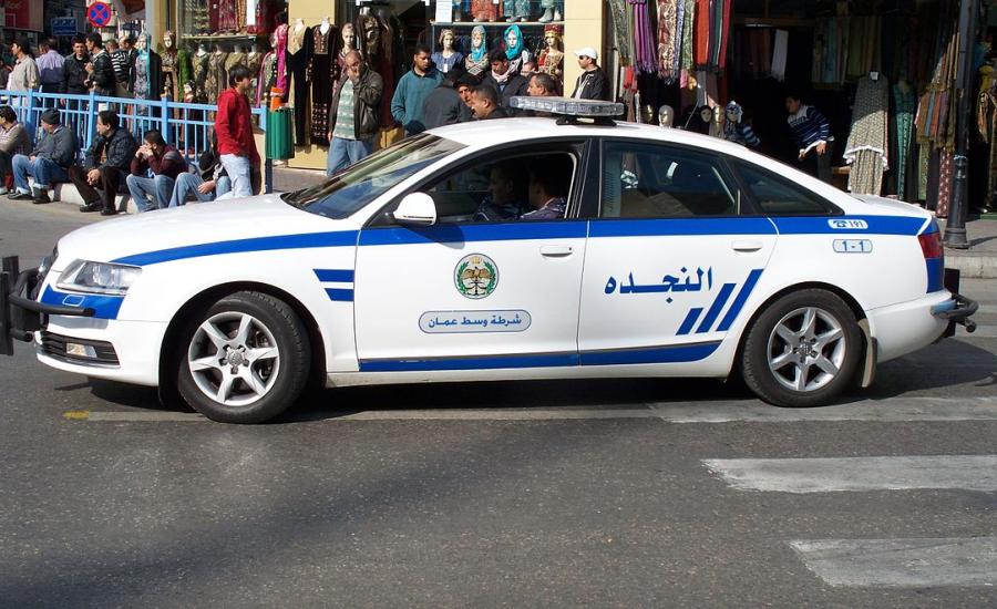 الامن الاردني يضبط عاريا يجوب شوارع عمان 