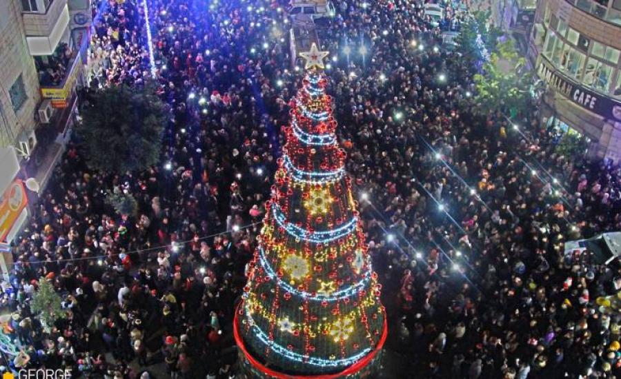 اضاءة شجرة الميلاد في رام الله 
