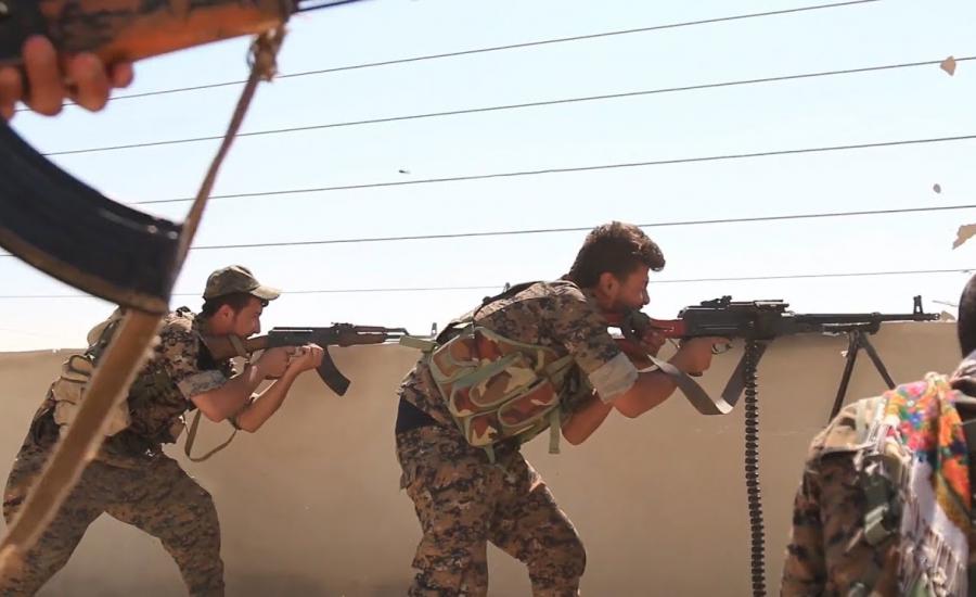مقتل 34 جندياً من الجيش السوري بهجوم لداعش بالرقة