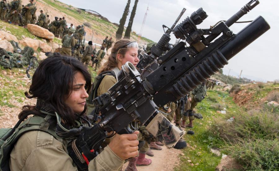 مجهولون يستولون على آلاف الطلقات النارية وعشرات القذائف من قاعدة عسكرية إسرائيلية