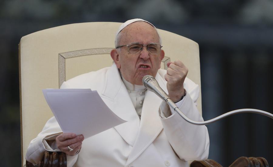 البابا فرنسيس يشبه إجهاض الأطفال بجرائم النازية