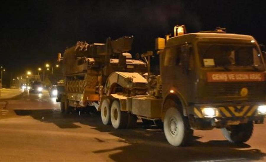 تركيا تدفع بالمزيد من قواتها على الحدود السورية 