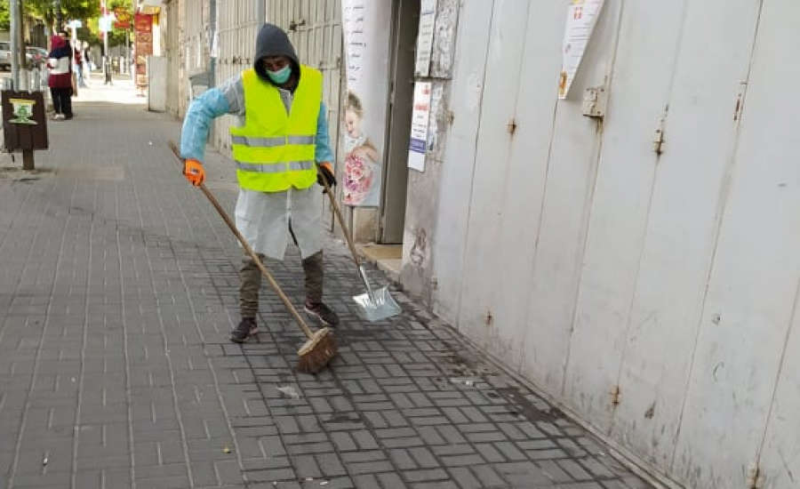 بلدية رام الله وعمال الطوارئ 