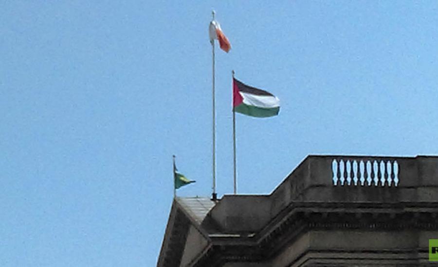 رفع العلم الفلسطيني 
