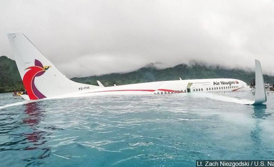 سقوط طائرة في المحيط الهادي 
