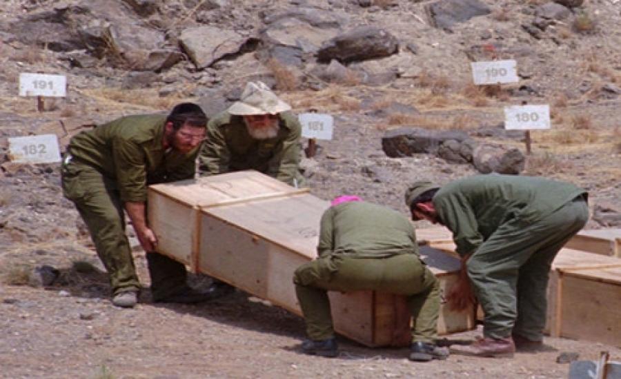 الاحتلال يدفن اربعة شهداء من الضفة الغربية في مقابر الأرقام 