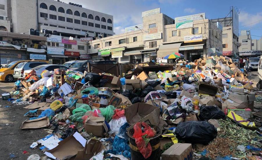 محافظة رام الله والبيرة تنشر بياناً هاماً بعد تكدس النفايات في الشوارع