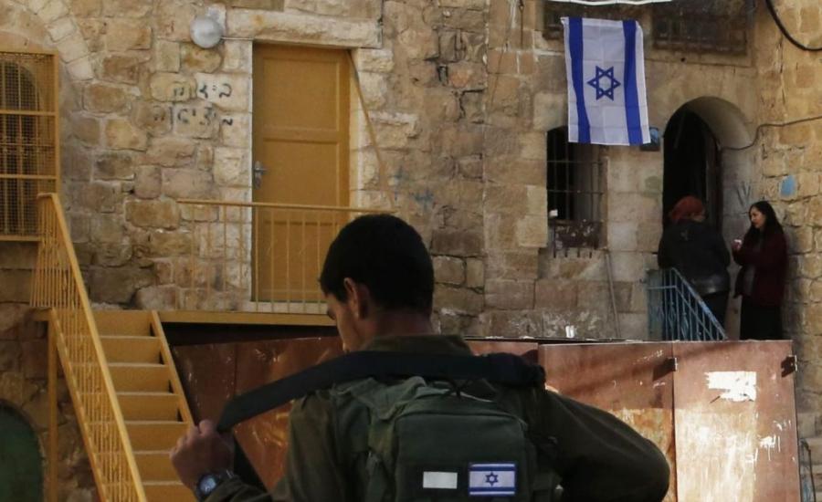 اغلاق منازل الفلسطينيين في الخليل 