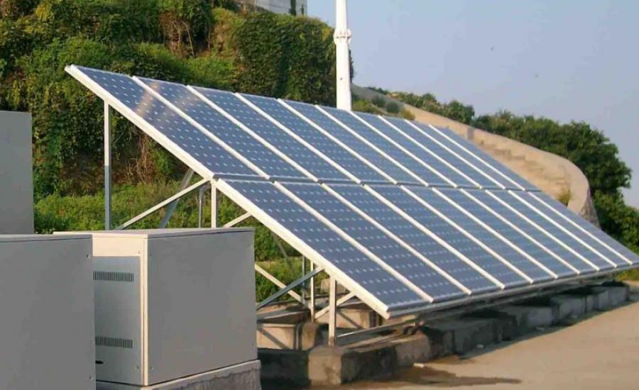 اتفاقية لتركيب أنظمة طاقة شمسية على أسطح أكثر من 100 مدرسة حكومية 