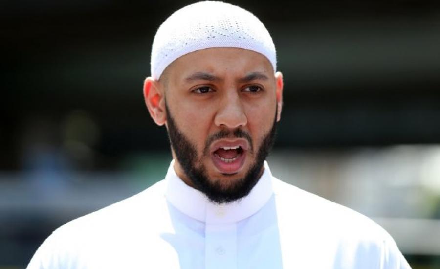 إمام المسجد المستهدف في لندن ينقذ منفِّذ عملية الدهس من الموت.. والصحافة تصفه بالبطل