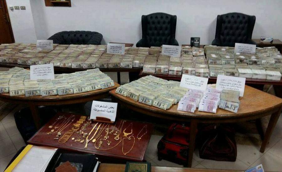 ملايين الدولارات في منزل مسؤول مصري 