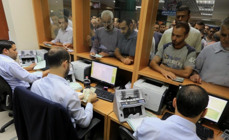 صرف رواتب موظفي غزة يومي الاثنين والثلاثاء