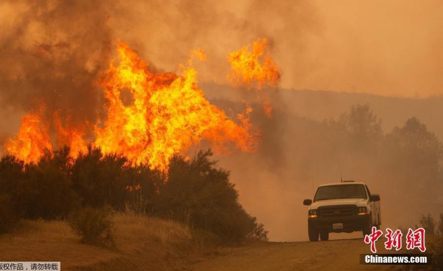 الحرائق في كاليفورنيا 