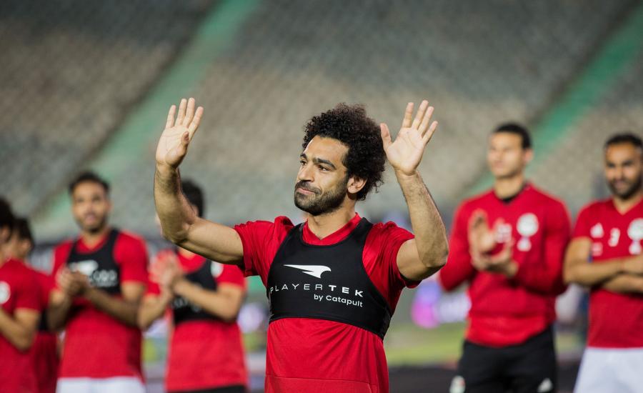 المدرب المصري يبرر عدم إشراكه لمحمد صلاح أمام أوروغواي