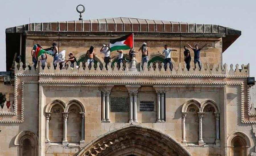 رفع العلم الفلسطيني في المسجد الأقصى