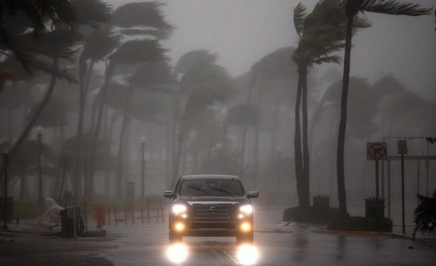 الاعصار مايكل يضرب فلوريدا 