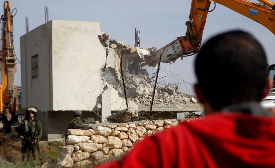 جرافات الاحتلال تهدم منازل الفلسطينيين في بيت لحم 