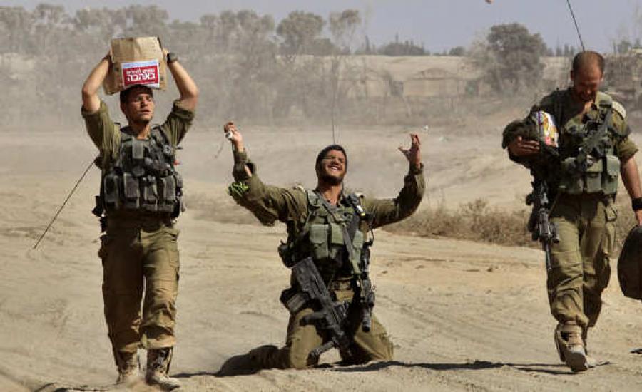 Israel-soldier-gesture