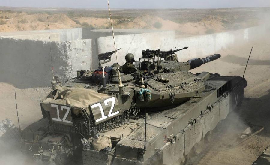 دبابات إسرائيلة على حدود غزة