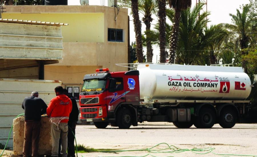ادخال وقود الى قطاع غزة 