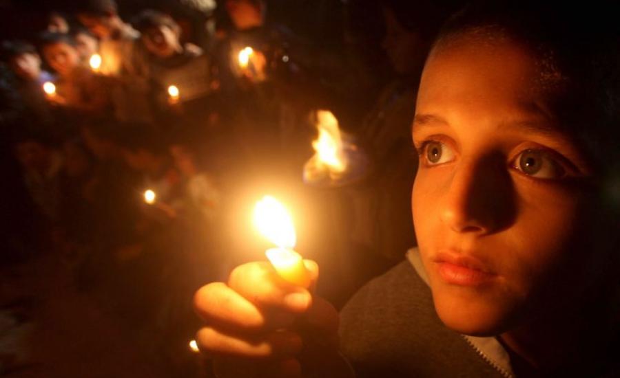 ضابط إسرائيلي يهدد بأن  الكهرباء ستقطع عن غزة