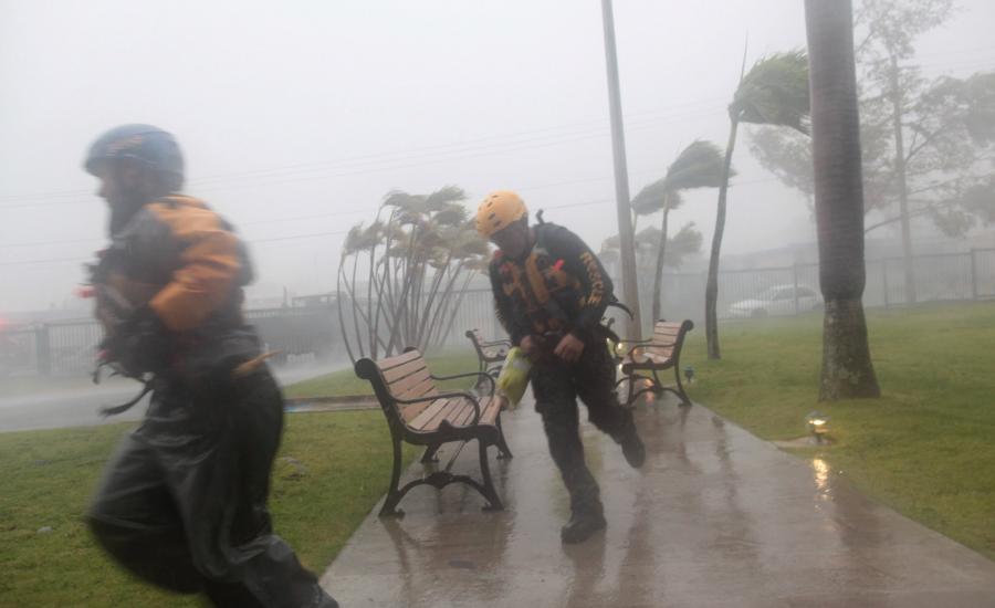 إعصار إيرما المدمر يصل فلوريدا ومنسوب ارتفاع المياه يهدد الحياة