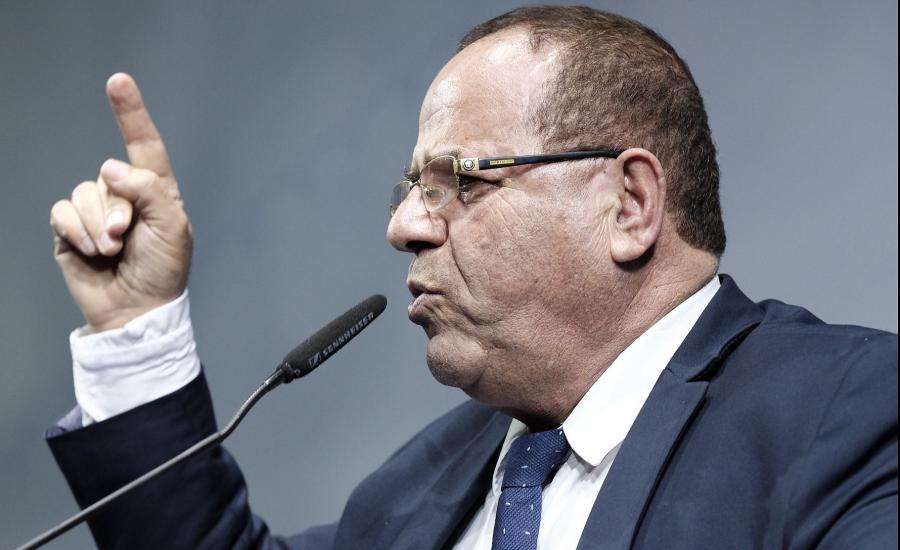 وزير الاتصالات الاسرائيلي يستقبل من منصبه 