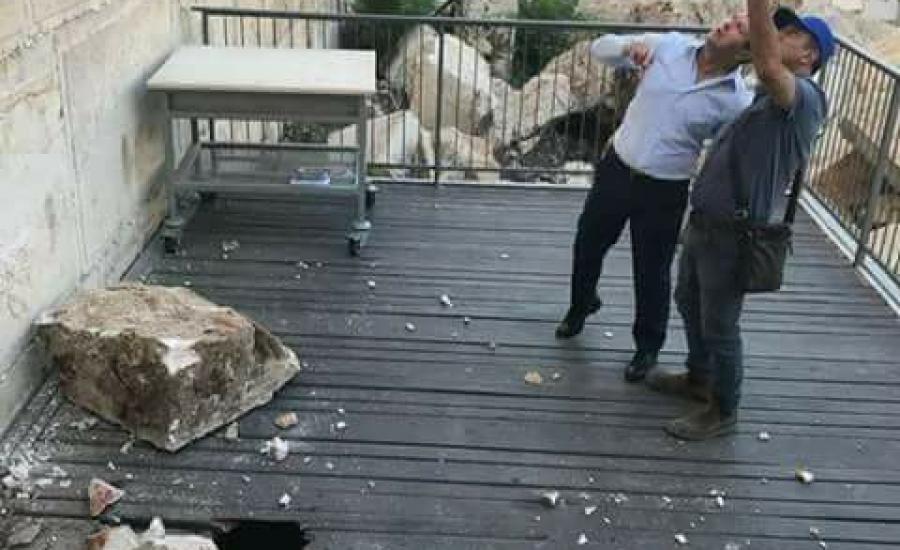 سقوط حجر من حائط البراق في المسجد الاقصى 