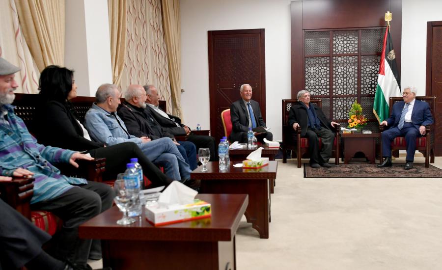 الرئيس يلتقي بوفد منتدى الزيتونة الاسرائيلي في رام الله 