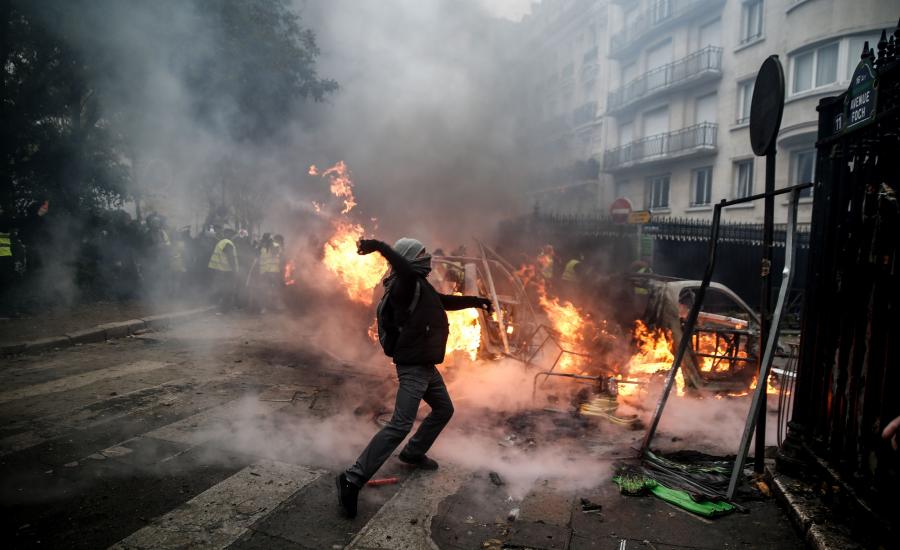 فرنسا والاحتجاجات 