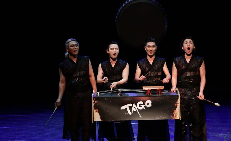 فرقة تاجو تقدم عرضا في مهرجان فلسطين الدولي