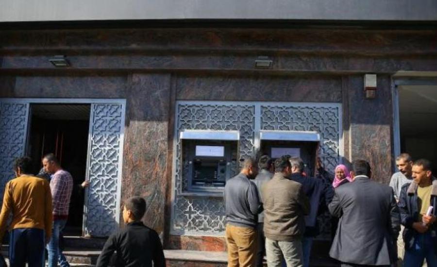 البنوك الفلسطينية في غزة تعود للعمل بعد توقف التصعيد