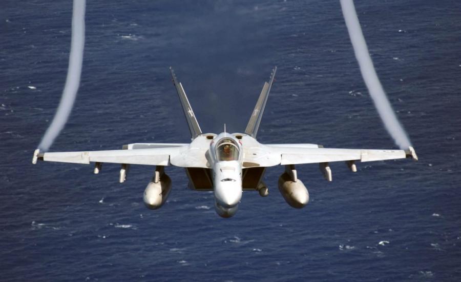 F-18F headon