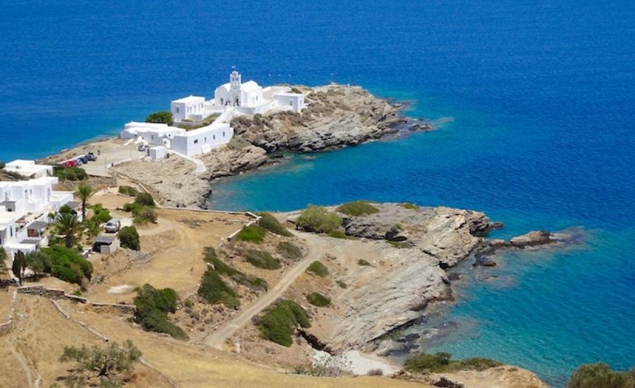 جزيرة يونانية تدفع لك الاموال 